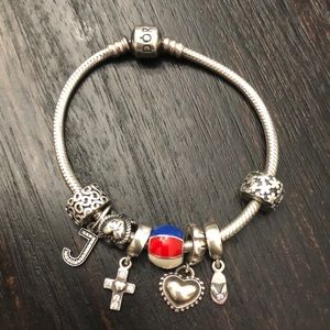Authentic Pandora Bracelet w/ Charms 7”